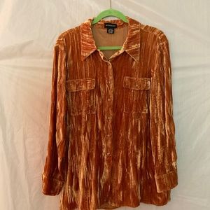 Beautiful new velvet shirt blouse with Rhinestone buttons